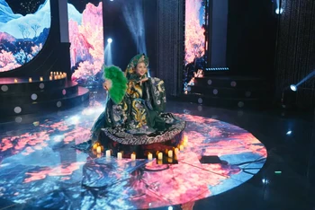 Màn trình diễn đầy màu sắc trong MV "Mộng Thường Ngàn".