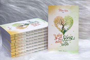 Cuốn “Yêu sao cho đúng, sống sao cho trọn” của tác giả Thiên Kim. (Ảnh: Waka)