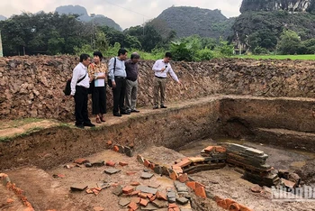 Một công trường khảo cổ ở Hoa Lư, Ninh Bình.