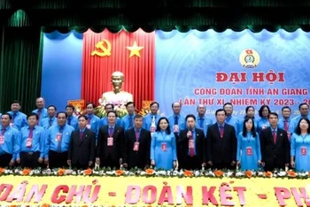 Ra mắt Ban Chấp hành Liên đoàn Lao động tỉnh An Giang khóa 11.