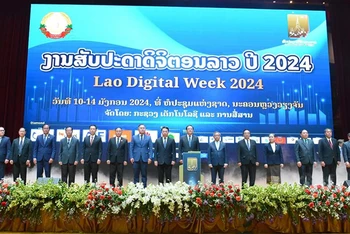 Các đại biểu tại sự kiện. (Ảnh: Báo Pasaxon)
