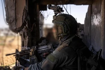 Binh sĩ Israel tham gia chiến dịch quân sự ở miền nam Dải Gaza ngày 6/5/2025. (Nguồn: THX/TTXVN)