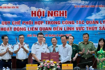 Lãnh đạo tỉnh Bến Tre và Bộ Tư lệnh Cảnh sát biển Vùng 3 ký kết quy chế phối hợp trong công tác quản lý các hoạt động liên quan đến lĩnh vực thủy sản.
