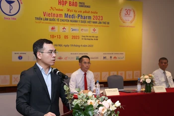 Ông Hà Anh Đức, Chánh Văn phòng Bộ Y tế phát biểu tại buổi họp báo.