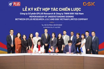 Công ty EPLUS Research và GSK ký kết hợp tác.
