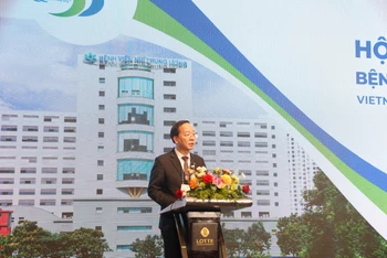 Phó Giáo sư, Tiến sĩ Trần Minh Điển, Giám đốc Bệnh viện Nhi Trung ương, Chủ tịch Hội Nhi khoa Việt Nam chia sẻ về những tiến bộ y khoa trong chăm sóc bệnh nhi.