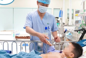 Bệnh nhi đang hồi phục sức khỏe tốt.