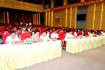 Toàn cảnh hội nghị.