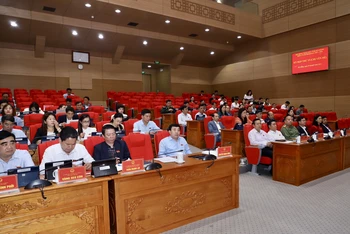 Toàn cảnh phiên họp.