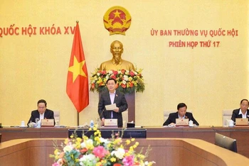 Chủ tịch Quốc hội Vương Đình Huệ phát biểu khai mạc Phiên họp thứ 17 của Ủy ban Thường vụ Quốc hội sáng 28/11. 