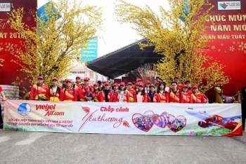 Vietjet tổ chức 2 chuyến bay miễn phí đưa công nhân về quê ăn Tết 