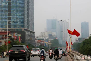 Khu vực Hà Nội sáng và đêm có mưa phùn và sương mù, trưa chiều giảm mây hửng nắng, trời lạnh. (Ảnh minh họa)