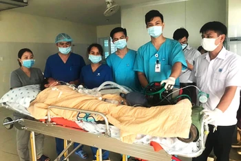 Chị T.T.K.Ng. được chuyển vào Thành phố Hồ Chí Minh tiếp tục điều trị.