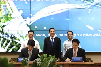 Sở Giao thông vận tải Thành phố Hồ Chí Minh ký kết Biên bản thỏa thuận tài trợ xây dựng Cầu đi bộ qua sông Sài Gòn với Nutifood.