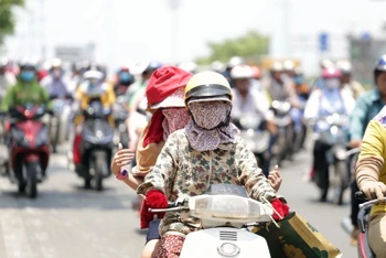 Khu vực Nam Bộ nắng nóng gay gắt, chiều tối và đêm có mưa rào và dông vài nơi. (Ảnh minh họa)