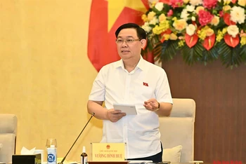 Chủ tịch Quốc hội Vương Đình Huệ tại cuộc họp giao ban giữa lãnh đạo Quốc hội với Thường trực Hội đồng Dân tộc và các cơ quan của Quốc hội về đánh giá kết quả công tác 6 tháng đầu năm. (Ảnh: Duy Linh)