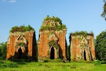 Bảo tồn, tu bổ tháp Chăm Chiên Đàn nhằm phục hồi, ổn định lâu dài cho cấu trúc di tích.