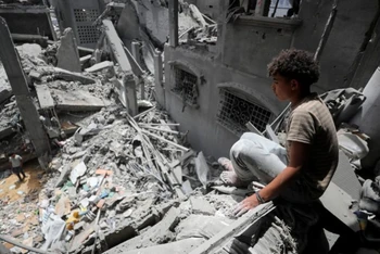 Israel tiếp tục tiến hành các cuộc tấn công ở Gaza.