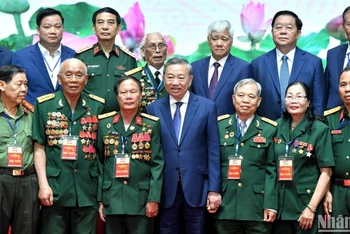 Tổng Bí thư Tô Lâm và các đại biểu dự gặp mặt.