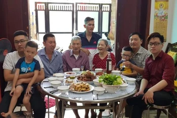 11.900 gia đình tham dự Chương trình đại tiệc bách niên trường thọ nhân Ngày Gia đình Việt Nam