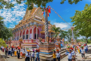 Lễ hội Sen Dolta của người Khmer Nam bộ tại Tây Ninh. (Ảnh: Nguyễn Nhật Tường)