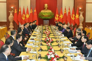 Tổng Bí thư Nguyễn Phú Trọng hội đàm với Tổng Bí thư, Chủ tịch Trung Quốc Tập Cận Bình. (Ảnh: ĐĂNG KHOA) 