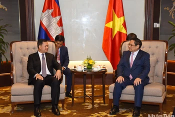 Hai Thủ tướng trao đổi trước khi Thủ tướng Hun Manet rời Hà Nội, lên đường về nước.