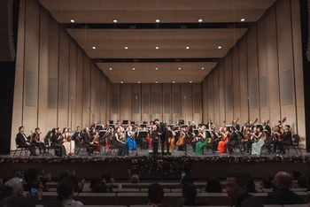 Giọng ca baritone hàng đầu thế giới Vladislav Sulimsky trình diễn tại hòa nhạc mùa xuân “Spring Fire”