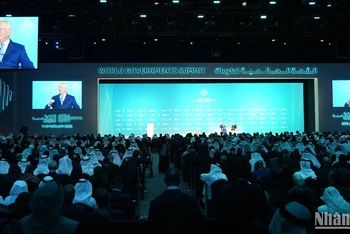 Giáo sư Klaus Schwab, Nhà sáng lập kiêm Chủ tịch điều hành WEF phát biểu. (Ảnh: NGUYỄN HOÀNG)