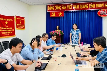 Giám đốc Trung tâm Chuyển đổi số Thành phố Hồ Chí Minh Võ Thị Trung Trinh phát biểu tại hội nghị tập huấn.