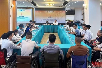 Toàn cảnh buổi tọa đàm.