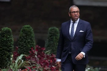 Tân Bộ trưởng Ngoại giao và Phát triển Liên hiệp Vương quốc Anh và Bắc Ireland James Cleverly. (Ảnh: Reuters)