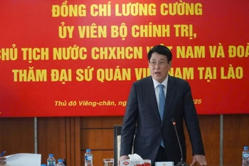 Chủ tịch nước Lương Cường phát biểu tại cuộc gặp với cán bộ, nhân viên Đại sứ quán Việt Nam tại Lào.