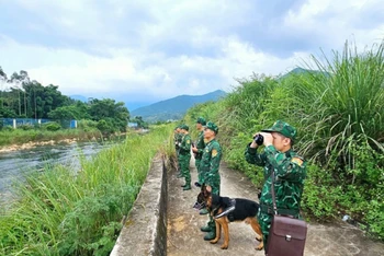 Cán bộ, chiến sĩ Đồn Biên phòng Cửa khẩu Hoành Mô, Bình Liêu (Quảng Ninh) tăng cường tuần tra, kiểm soát ngăn chặn và đấu tranh hiệu quả với tội phạm buôn bán người qua biên giới.