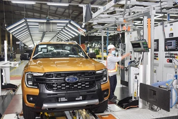 Sản xuất, lắp ráp ô tô Ford Việt Nam tại Công ty TNHH Ford Việt Nam (thành phố Hải Dương).