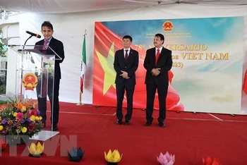 Ông Fernando Gonzalez Saiffe, Tổng Vụ trưởng Vụ châu Á-Thái Bình Dương, Bộ Ngoại giao Mexico, phát biểu tại buổi lễ. (Ảnh: Phi Hùng/TTXVN)