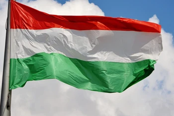 Quốc kỳ Hungary.