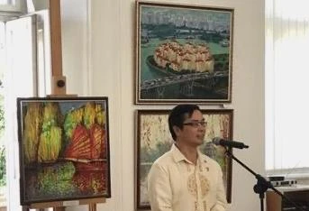Đại sứ Đặc mệnh toàn quyền Việt Nam tại Ukraine Nguyễn Hồng Thạch phát biểu tại Lễ khai mạc. (Ảnh: TTXVN)