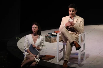 Cảnh trong vở Hedda Gabler của Nhà hát Tuổi trẻ.