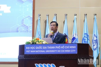 Giáo sư, Tiến sĩ, Bác sĩ Đặng Vạn Phước, Trưởng Khoa Y Đại học Quốc gia Thành phố Hồ Chí Minh phát biểu tại hội nghị.