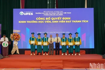 Xuân Trường, Công Phượng và các đồng đội nhận bằng cử nhân giáo dục thể chất.