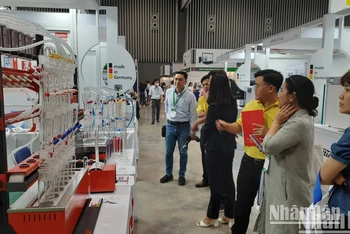 Analytica Vietnam 2025 có quy mô lớn nhất từ trước đến nay, do Cục Thông tin, Thống kê (Bộ Khoa học và Công nghệ) phối hợp Tập đoàn Messe Munchen (Đức) tổ chức tại Việt nam, định kỳ 2 năm một lần.