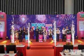 Nghi thức khai mạc triển lãm.