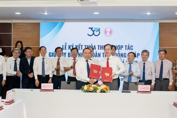 Đại học Quốc gia Thành phố Hồ Chí Minh ký kết hợp tác với tỉnh Đồng Tháp.