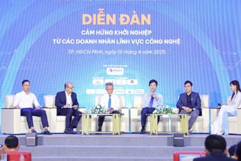 Các đại biểu tham gia thảo luận tại diễn đàn. (Ảnh: Trung tâm Truyền thông và sự kiện, Bộ Giáo dục và Đào tạo)