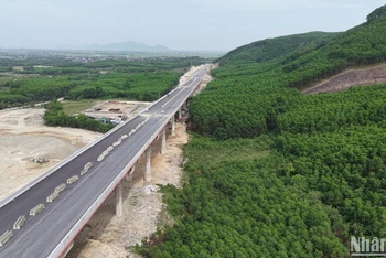 Dự án thành phần cao tốc bắc-nam qua địa phận Hà Tĩnh có vai trò huyết mạch trong hành lang vận tải bắc-nam, mang tính kết nối các vùng, miền, trung tâm kinh tế trọng điểm, các đầu mối giao thông quan trọng của Hà Tĩnh cũng như khu vực miền trung.