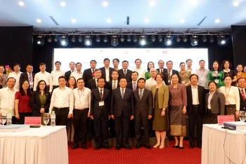 Các đại biểu tham dự hội thảo.