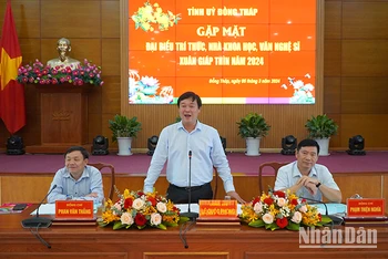 Bí thư Tỉnh ủy Đồng Tháp Lê Quốc Phong phát biểu tại buổi gặp mặt. Ảnh: HỮU NGHĨA