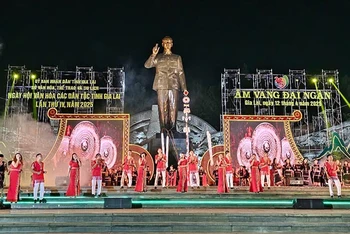 Điểm nhấn của Lễ hội là chương trình nghệ thuật "Âm vang đại ngàn" do Đoàn nghệ thuật Đam San và các nghệ nhân thể hiện.
