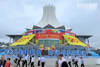 Hội chợ Trung Quốc-ASEAN (CAEXPO) lần thứ 20 được tổ chức tại thành phố Nam Ninh từ 16-19/9. (Ảnh: HỮU HƯNG)